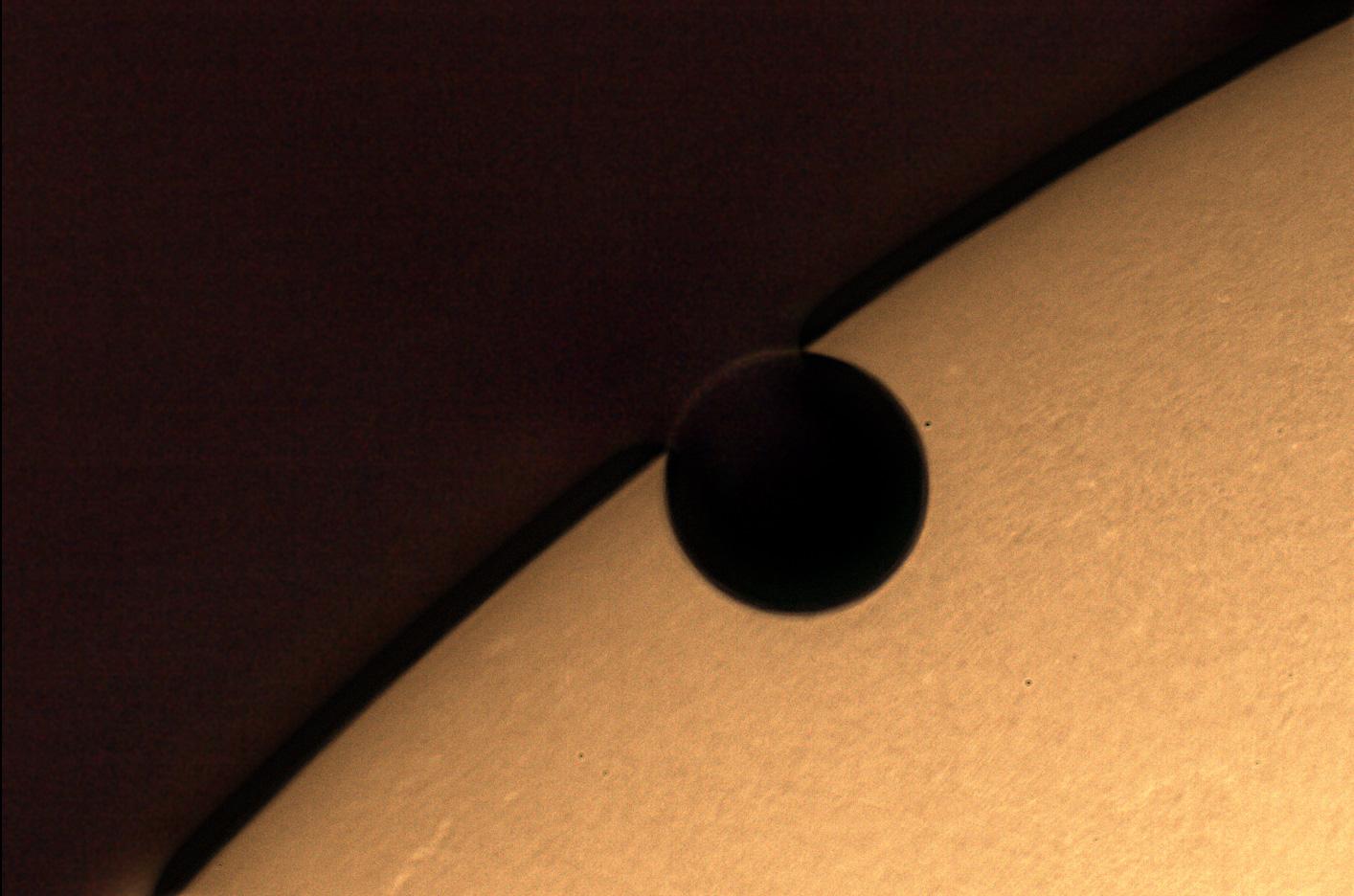 Focus on a Silhouette on the Sun: The Transit of Venus Figure3