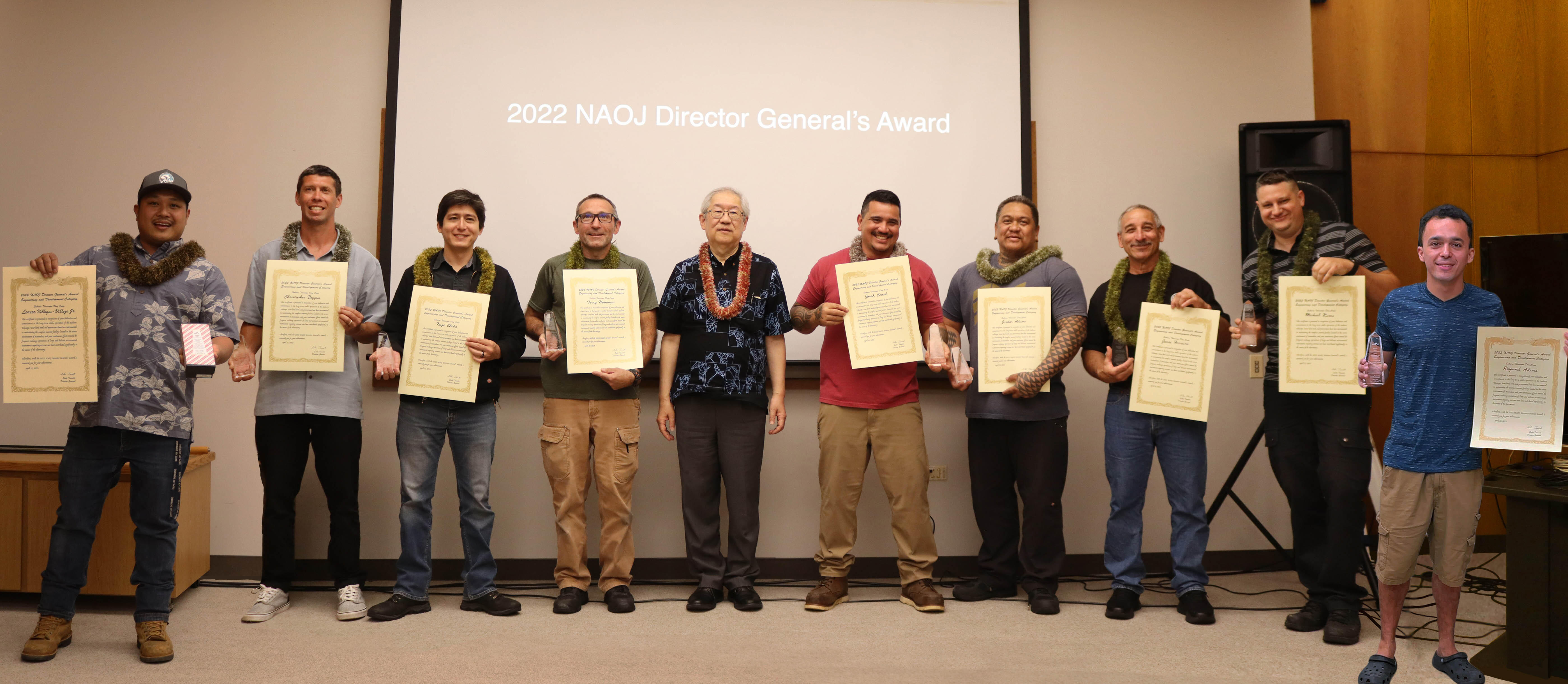 Subaru Telescope Day Crew receives NAOJ Director General's Award
Figure