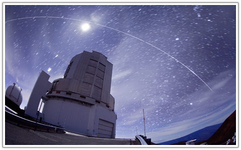 国際宇宙ステーションがハワイの夜空にかけた光の橋